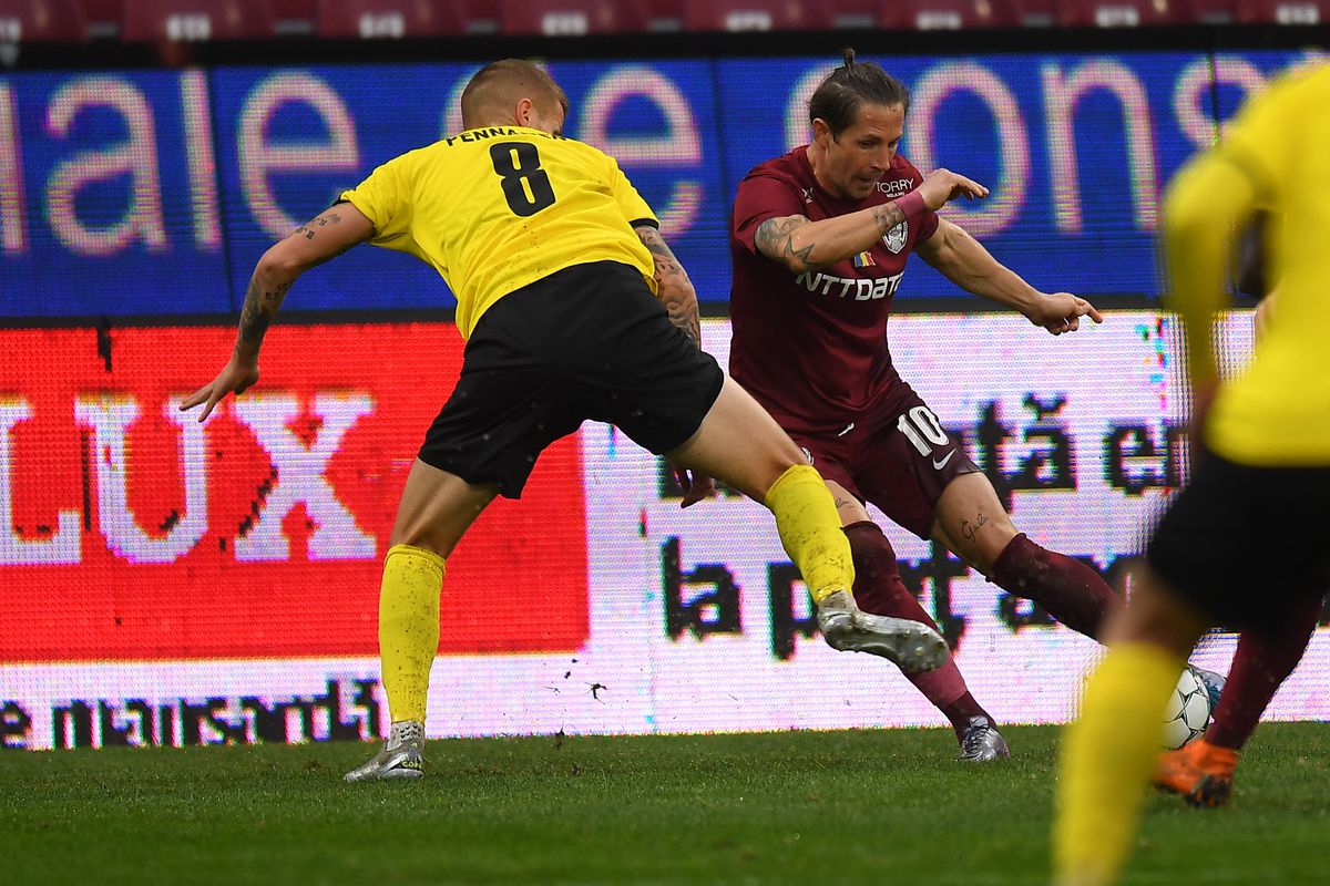 EXCLUSIV Dan Petrescu și-a găsit mijlocașul de creație! Cu cine negociază șefii lui CFR Cluj