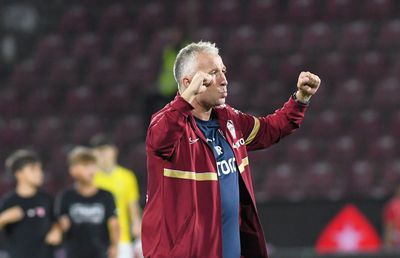 Dan Petrescu abia așteaptă doi jucători la antrenamente: „Vreau să am de unde să aleg”