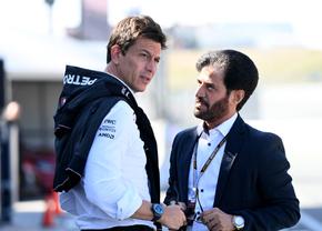 Război total în Formula 1, după ce șeful Mercedes a spus că Verstappen poate pierde titlul mondial de anul trecut: „Au încălcat regula, e ceva uriaș!”