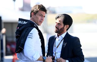 Război total în Formula 1, după ce șeful Mercedes a spus că Verstappen poate pierde titlul mondial de anul trecut: „Au încălcat regula, e ceva uriaș!”