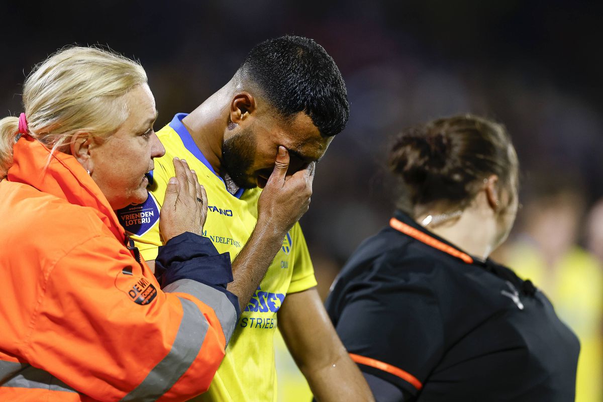 Dramă pe gazon. A trebuit să fie reanimat! Jucătorii au izbucnit în lacrimi