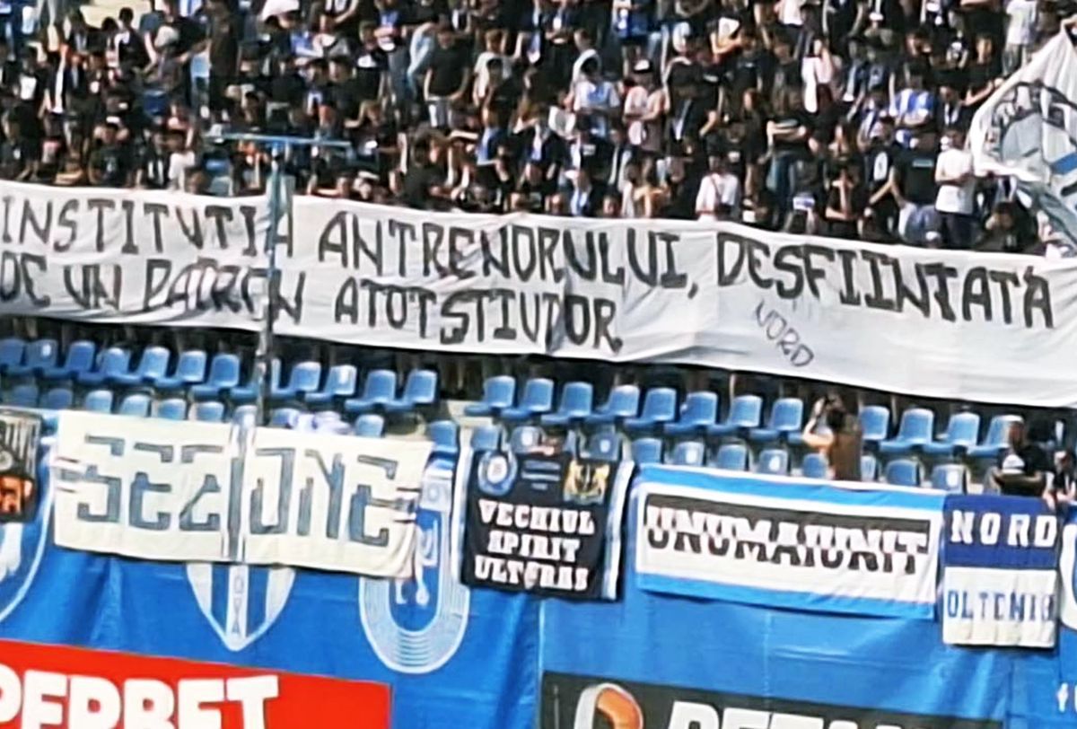 Furie în Bănie: bannere DURE ale ultrașilor olteni, la Universitatea Craiova - FC Botoșani