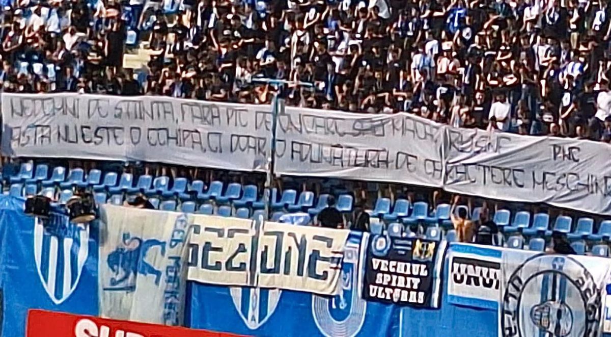 Furie în Bănie: bannere DURE ale ultrașilor olteni, la Universitatea Craiova - FC Botoșani