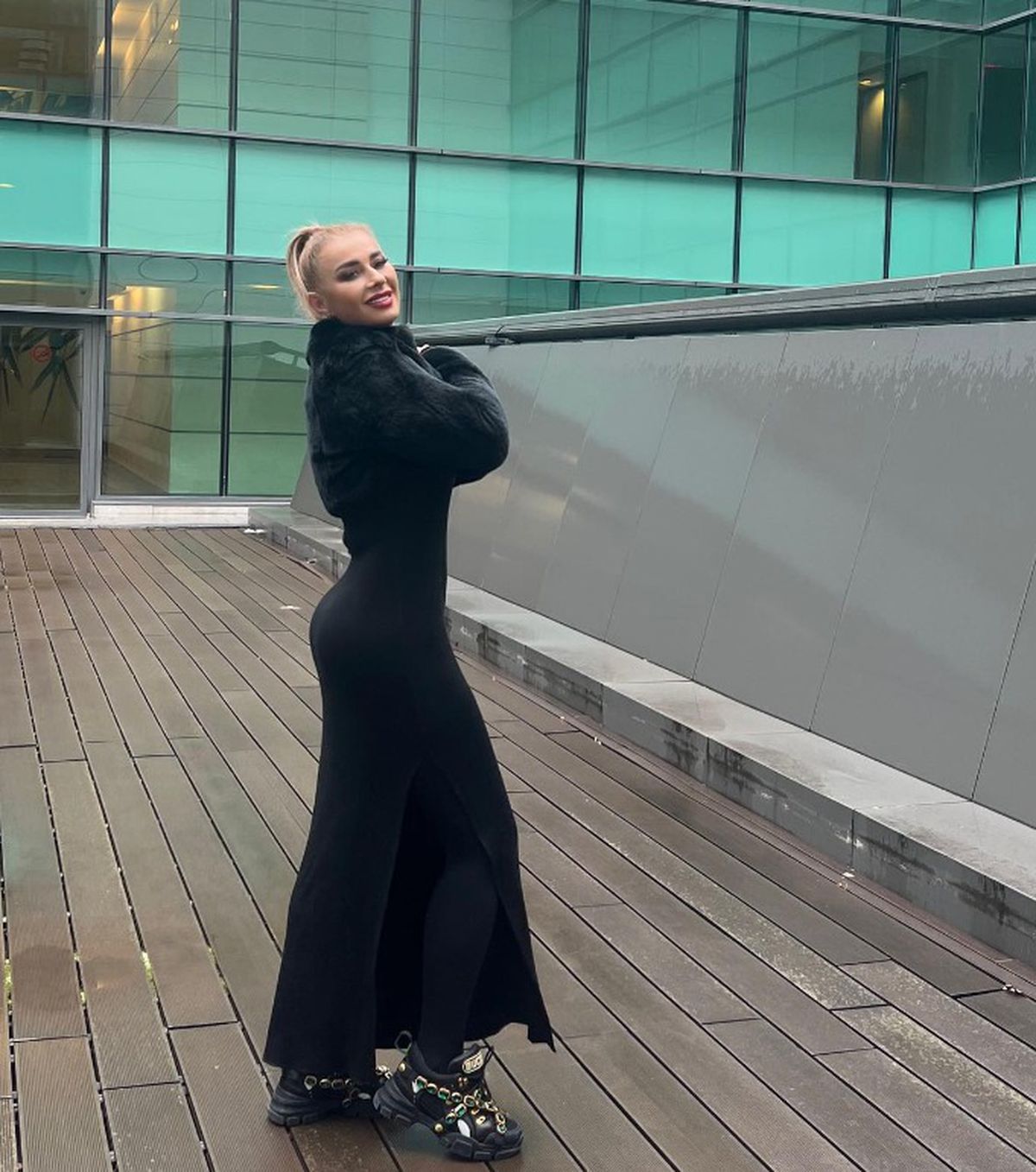 Dezvăluire în tabloid » Anamaria Prodan a primit un inel cu diamant de la noul ei iubit