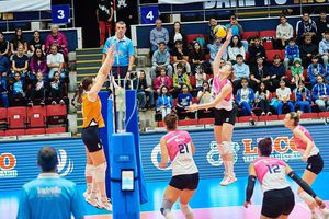 Campioanele României la volei luptă pentru calificarea în Liga Campionilor