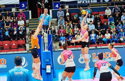 Campioanele României la volei luptă pentru calificarea în Liga Campionilor