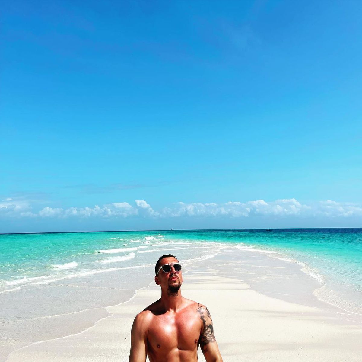 Apariție spectaculoasă la sediul FRF » Cine e arbitrul-culturist din Superliga