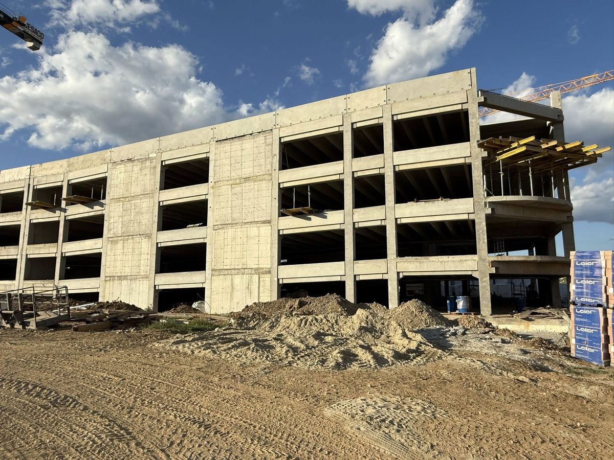 Cea mai controversată arenă din România! Orașul cu 60.000 de locuitori e gata să o inaugureze