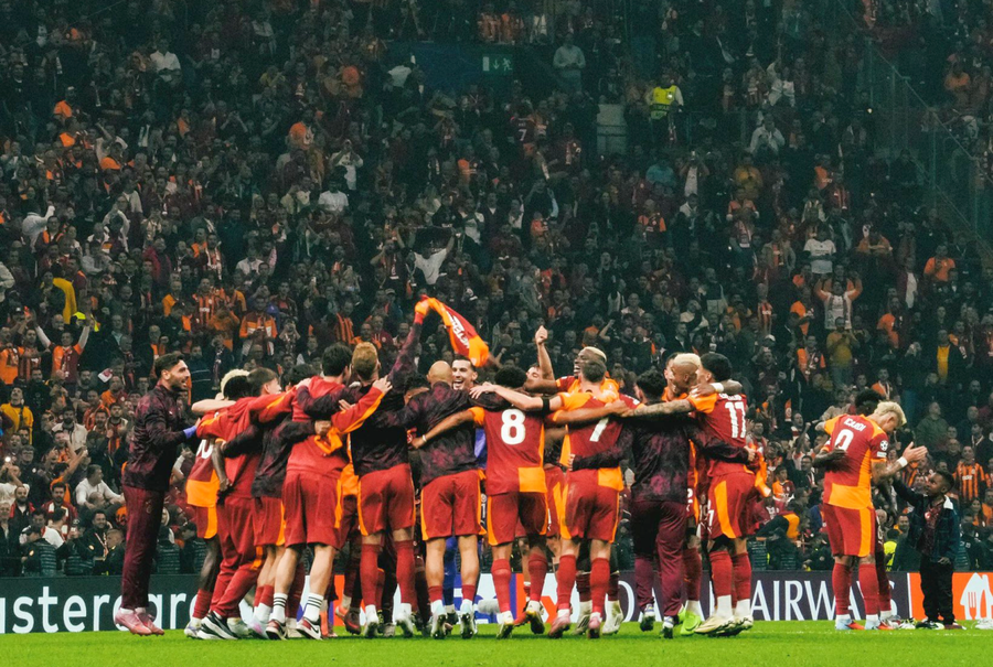 Foto: X.com Galatasaray a râs de Liverpool pe contul oficial: „Nu vei merge niciodată singur, dar...”