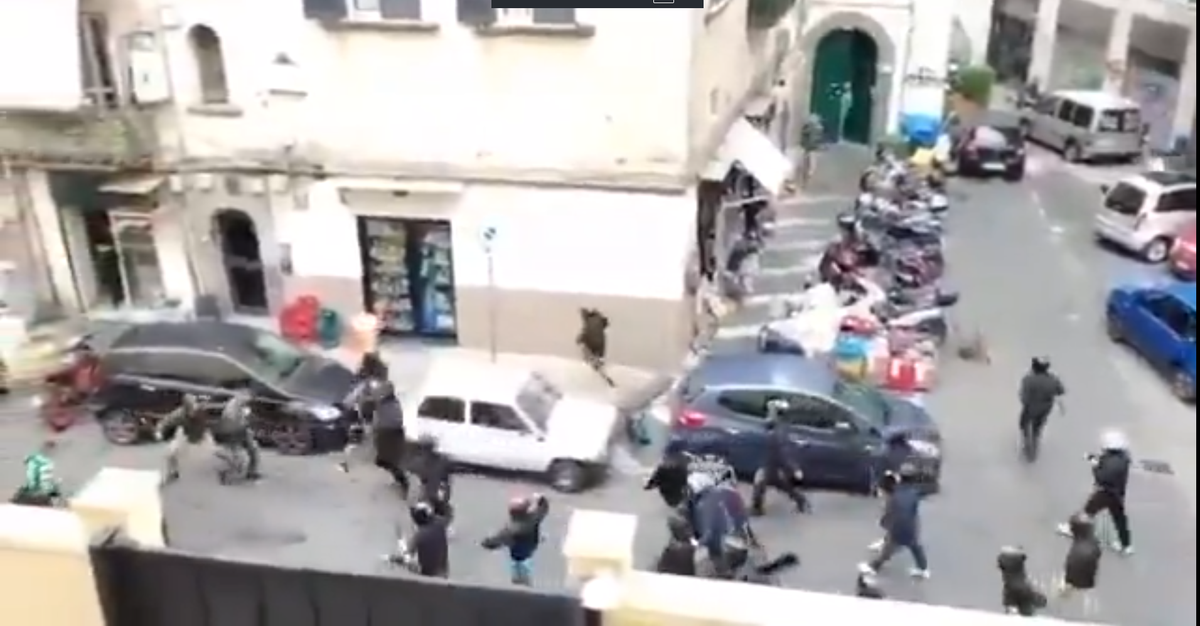 Șocant: suporter cu arma în mână lângă hotelul lui Sporting înainte de duelul din Liga Campionilor » Multiple conflicte pe străzi