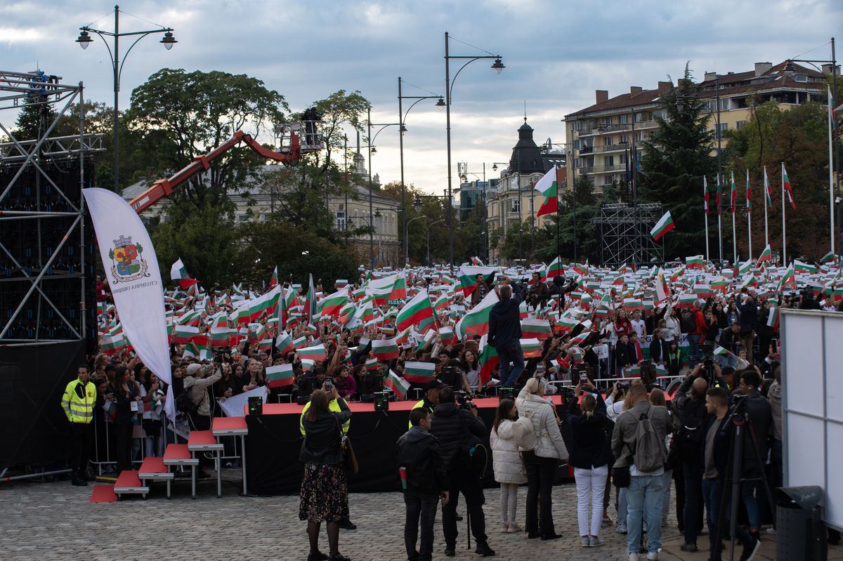 Primire spectaculoasă pentru naționala Bulgariei, după argintul de la Mondialul de volei: mii de oameni, aplauze în Parlament și cadouri de la Patriarhul Daniil