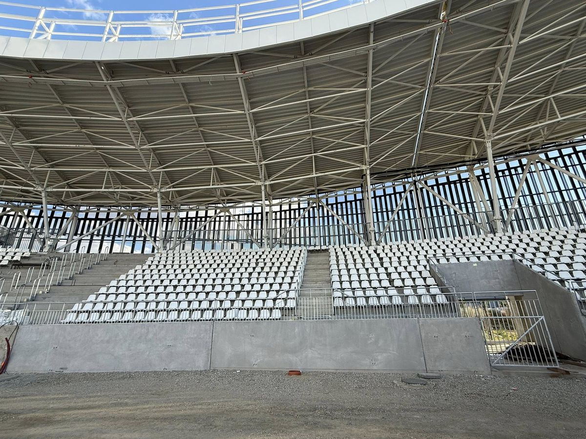 Cea mai controversată arenă din România! Orașul cu 60.000 de locuitori e gata să o inaugureze