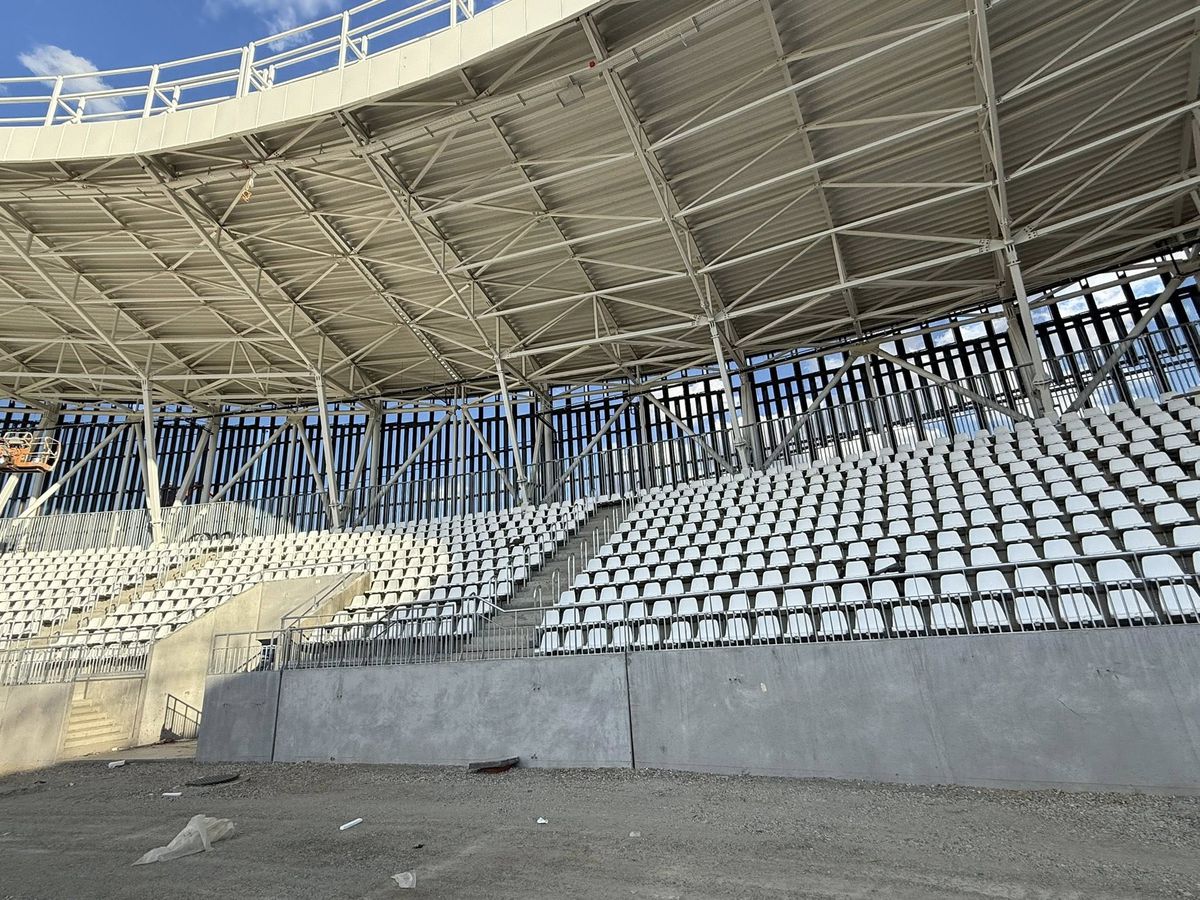 Cea mai controversată arenă din România! Orașul cu 60.000 de locuitori e gata să o inaugureze