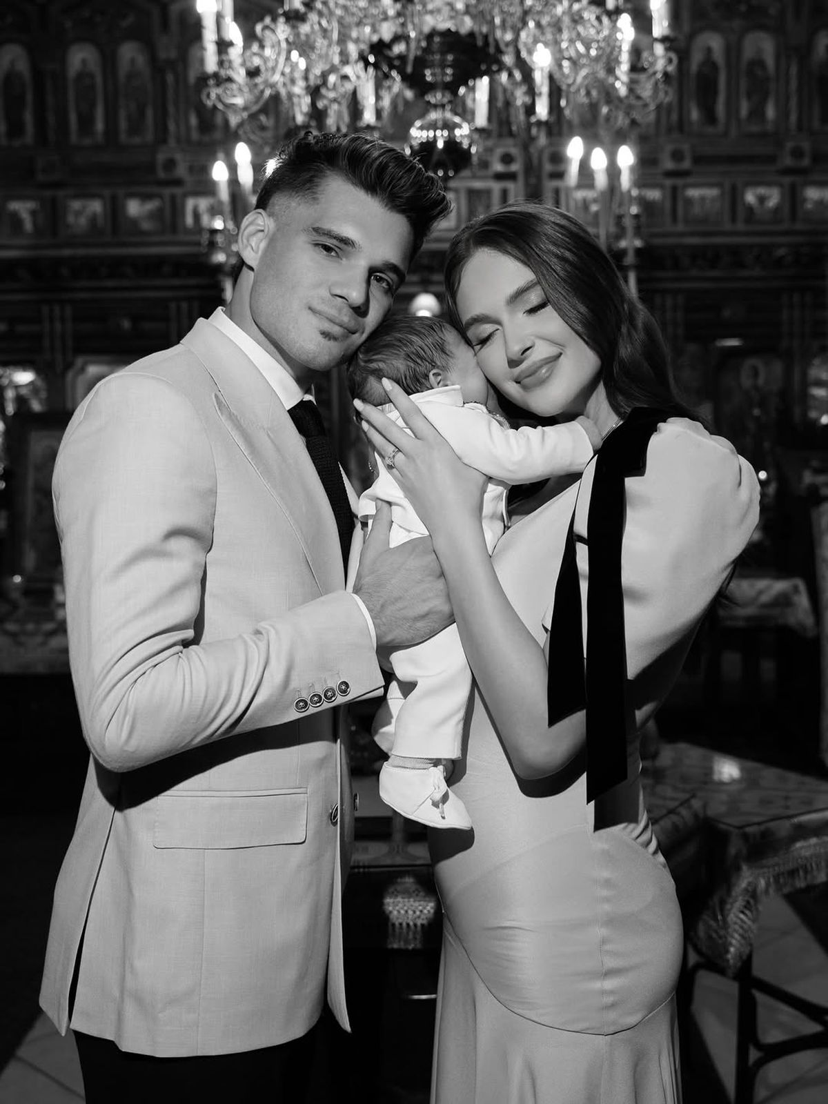 Fiul lui Ianis și al Elenei Hagi a fost botezat » Ce nume are micuțul