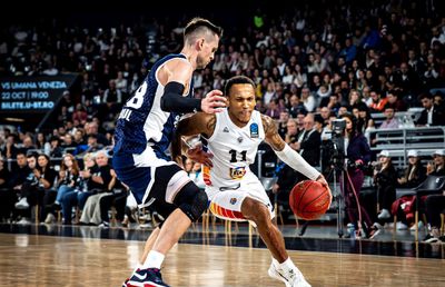 În fața a aproape 7000 de spectatori, U-BT Cluj-Napoca a fost învinsă în primul meci din noul sezon al EuroCup, primind aproape 100 de puncte