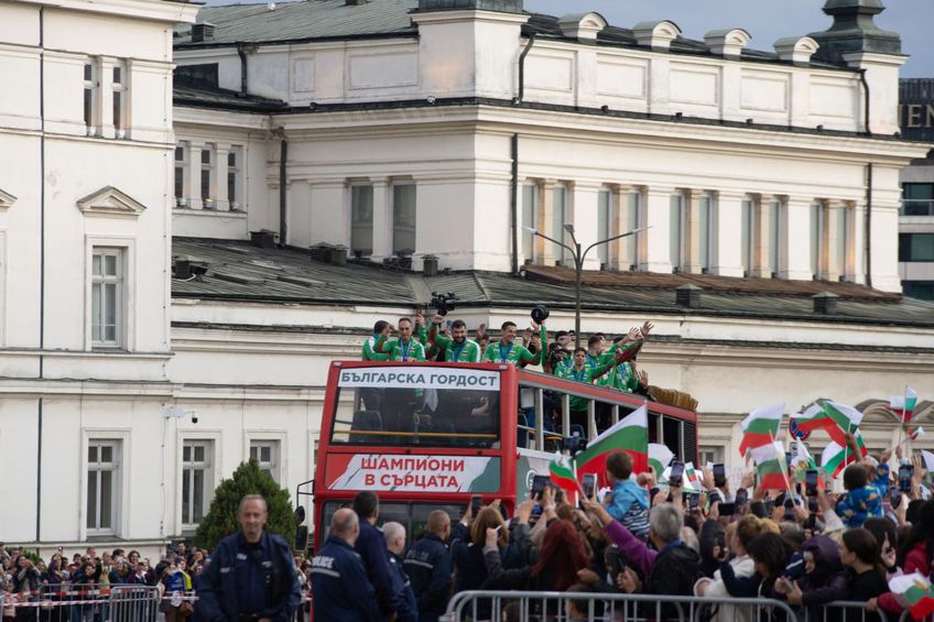 Primire spectaculoasă pentru naționala Bulgariei, după argintul de la Mondialul de volei/Foto: Facebook (bgvolleyball.com)