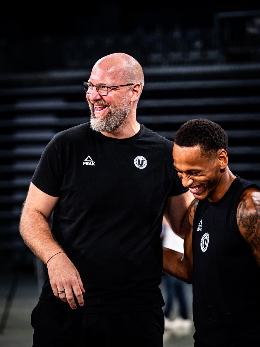 Americanul naturalizat al României a dezvăluit mâncarea favorită din țara noastră » Cuvintele pe care le știe în română: „Sunt nerăbdător”