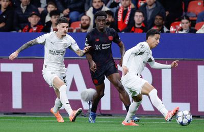 Dennis Man, titular în premieră în Champions League » Cum s-a descurcat în Leverkusen - PSV