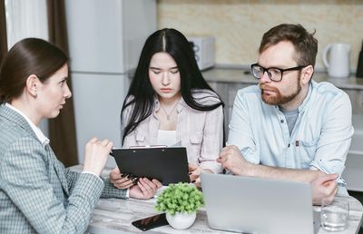 Cum te ajuta un credit rapid IFN sa eviti amanarea facturilor