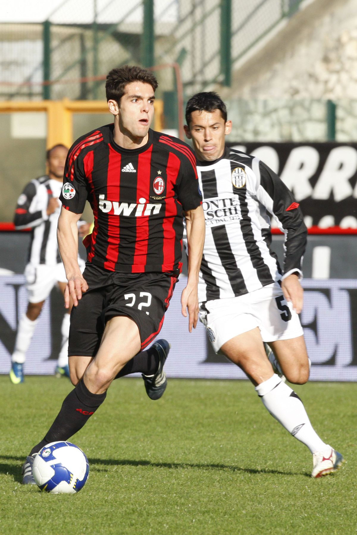 VIDEO EXCLUSIV Un fost internațional român, dezvăluiri despre meciurile trucate din Italia: „A dat unul gol din greșeală și la final ne-am bătut cu ăia la vestiare”