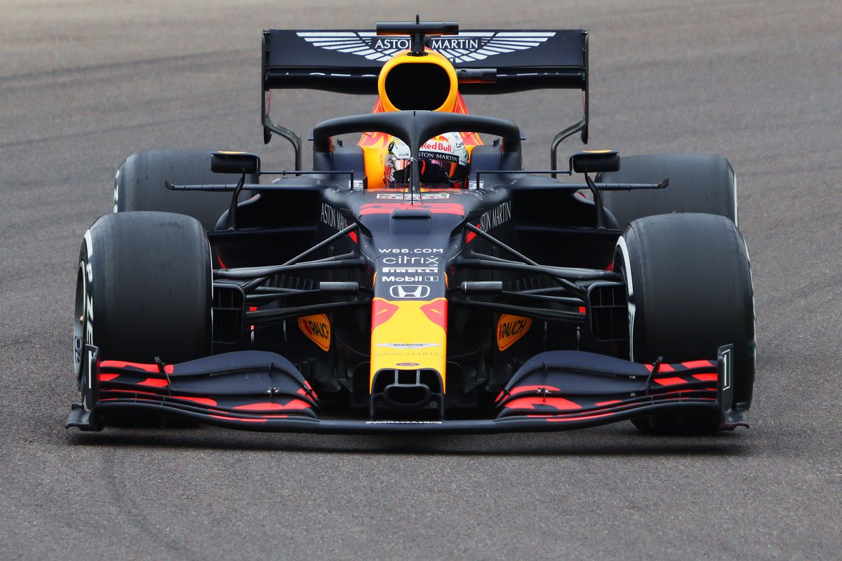 Record în Formula 1: Mercedes, campioană pentru a 7-a oară! O depășește pe Ferrari după ce Hamilton s-a impus în MP de la Imola