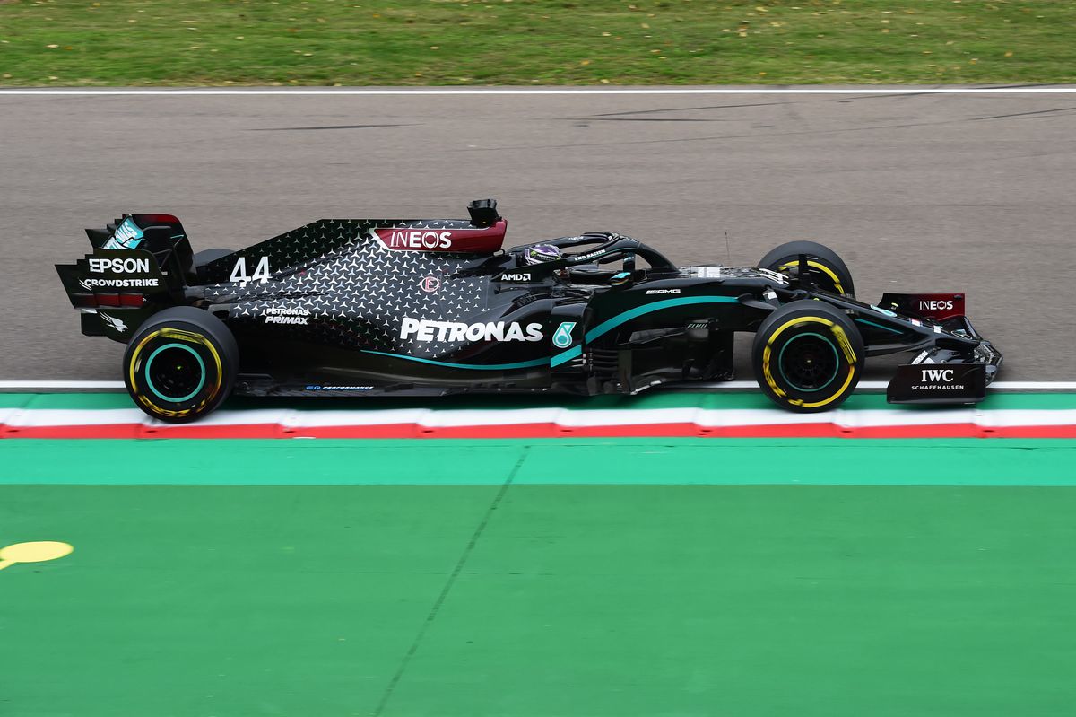Record în Formula 1: Mercedes, campioană pentru a 7-a oară! O depășește pe Ferrari după ce Hamilton s-a impus în MP de la Imola