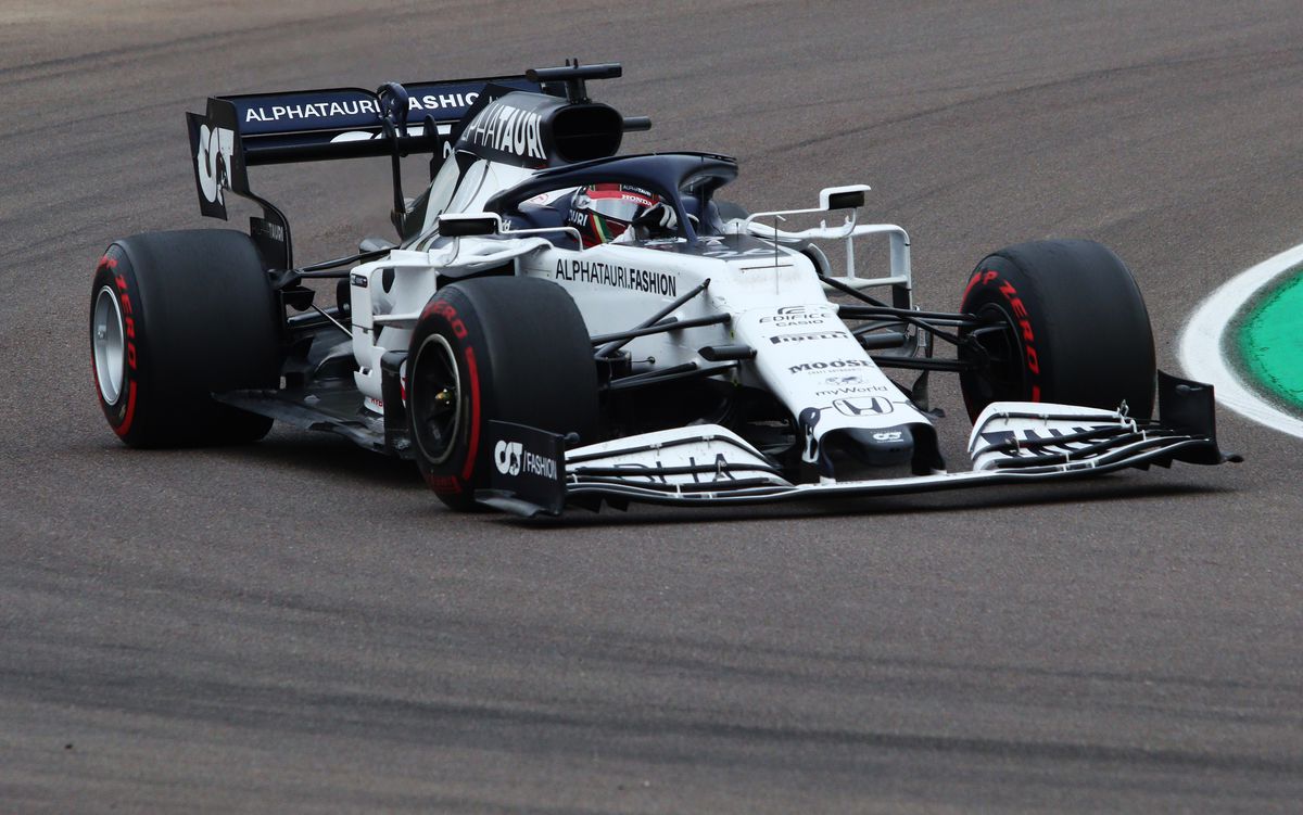 Record în Formula 1: Mercedes, campioană pentru a 7-a oară! O depășește pe Ferrari după ce Hamilton s-a impus în MP de la Imola