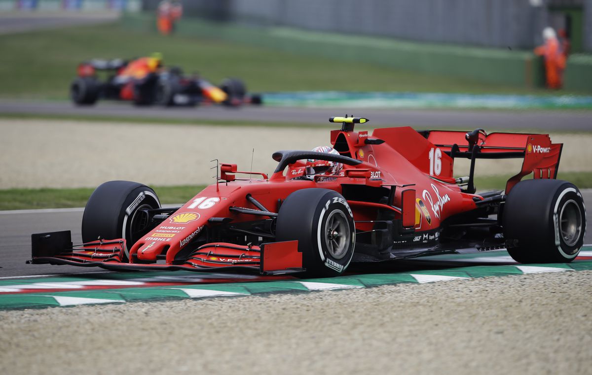 Record în Formula 1: Mercedes, campioană pentru a 7-a oară! O depășește pe Ferrari după ce Hamilton s-a impus în MP de la Imola