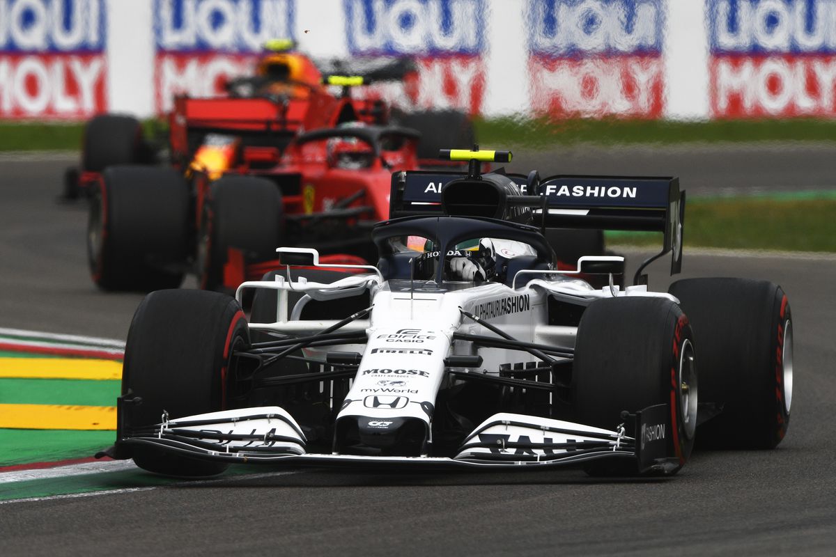 Record în Formula 1: Mercedes, campioană pentru a 7-a oară! O depășește pe Ferrari după ce Hamilton s-a impus în MP de la Imola