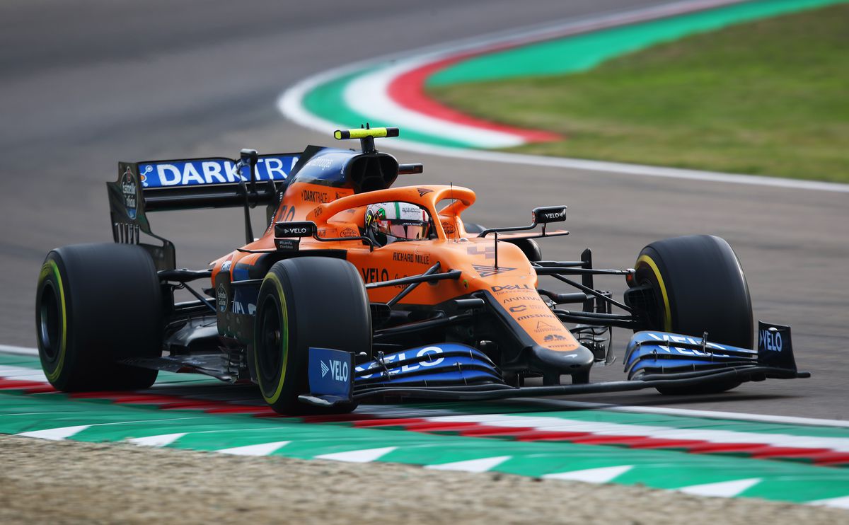 Record în Formula 1: Mercedes, campioană pentru a 7-a oară! O depășește pe Ferrari după ce Hamilton s-a impus în MP de la Imola