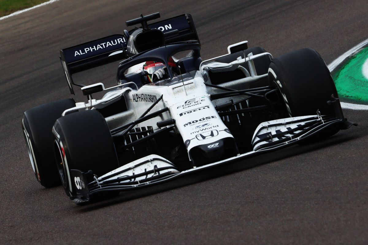 Record în Formula 1: Mercedes, campioană pentru a 7-a oară! O depășește pe Ferrari după ce Hamilton s-a impus în MP de la Imola