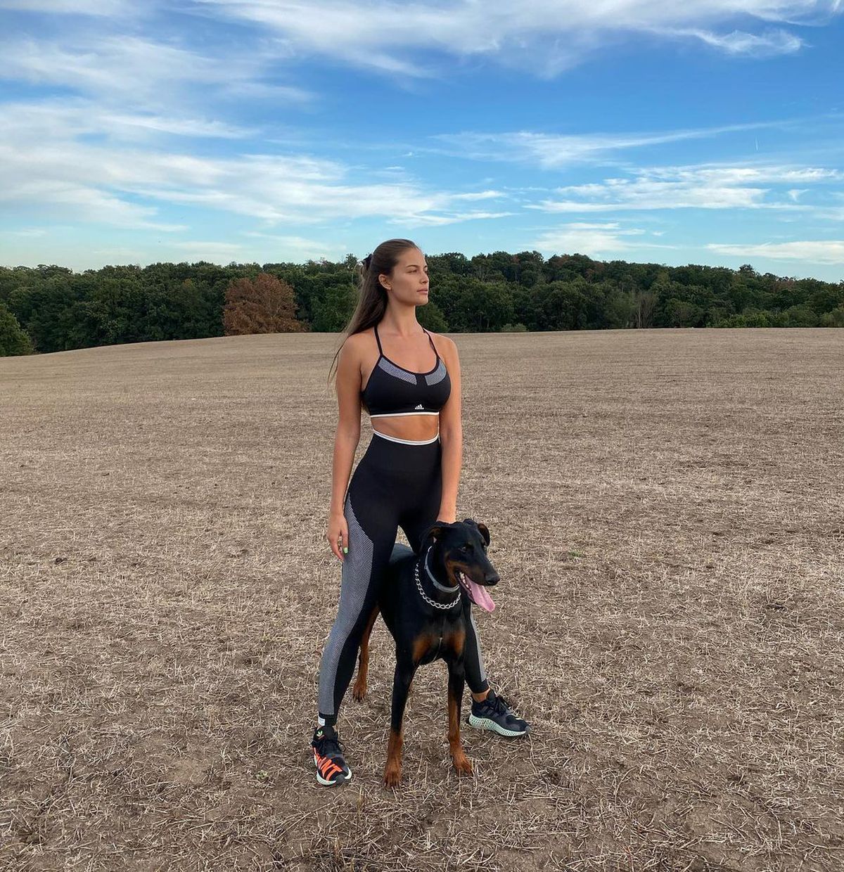 FOTO „Să vă ia naiba, bastarzilor!” » A vrut să-și surprindă logodnicul fotbalist. Ce a găsit însă