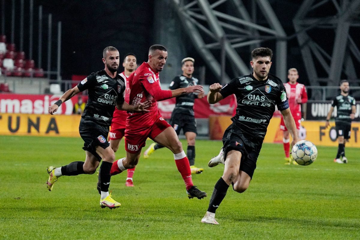 UTA - Chindia Târgoviște 0-2. Unii cu ocaziile, alții cu golurile » Chindia dă lovitura la Arad, într-un meci dominat copios de arădeni