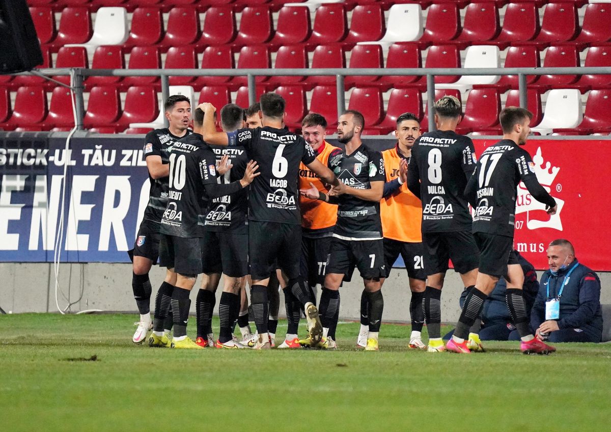 UTA - Chindia Târgoviște 0-2. Unii cu ocaziile, alții cu golurile » Chindia dă lovitura la Arad, într-un meci dominat copios de arădeni