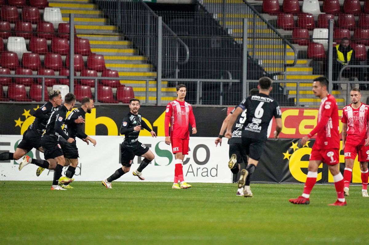 Declarația zilei în Liga 1: „Băiatul meu de 14 ani dădea gol din acele poziții”