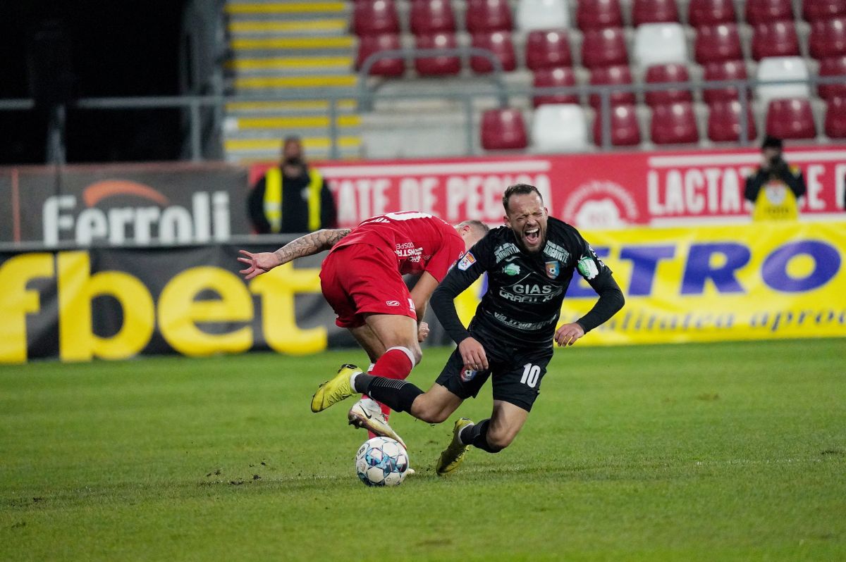 Declarația zilei în Liga 1: „Băiatul meu de 14 ani dădea gol din acele poziții”