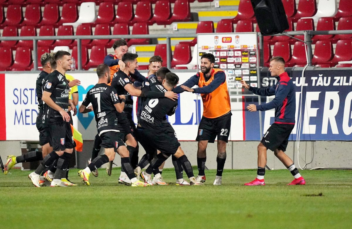 UTA - Chindia Târgoviște 0-2. Unii cu ocaziile, alții cu golurile » Chindia dă lovitura la Arad, într-un meci dominat copios de arădeni