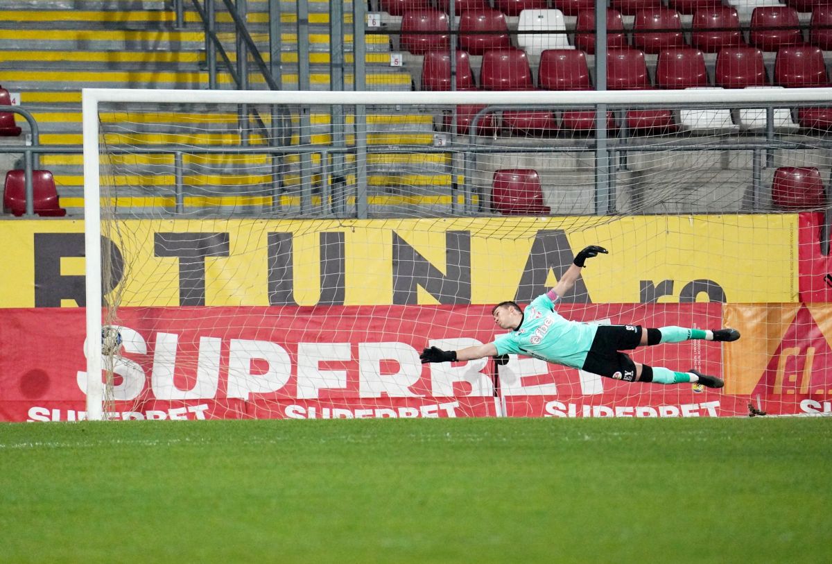 UTA - Chindia Târgoviște 0-2. Unii cu ocaziile, alții cu golurile » Chindia dă lovitura la Arad, într-un meci dominat copios de arădeni