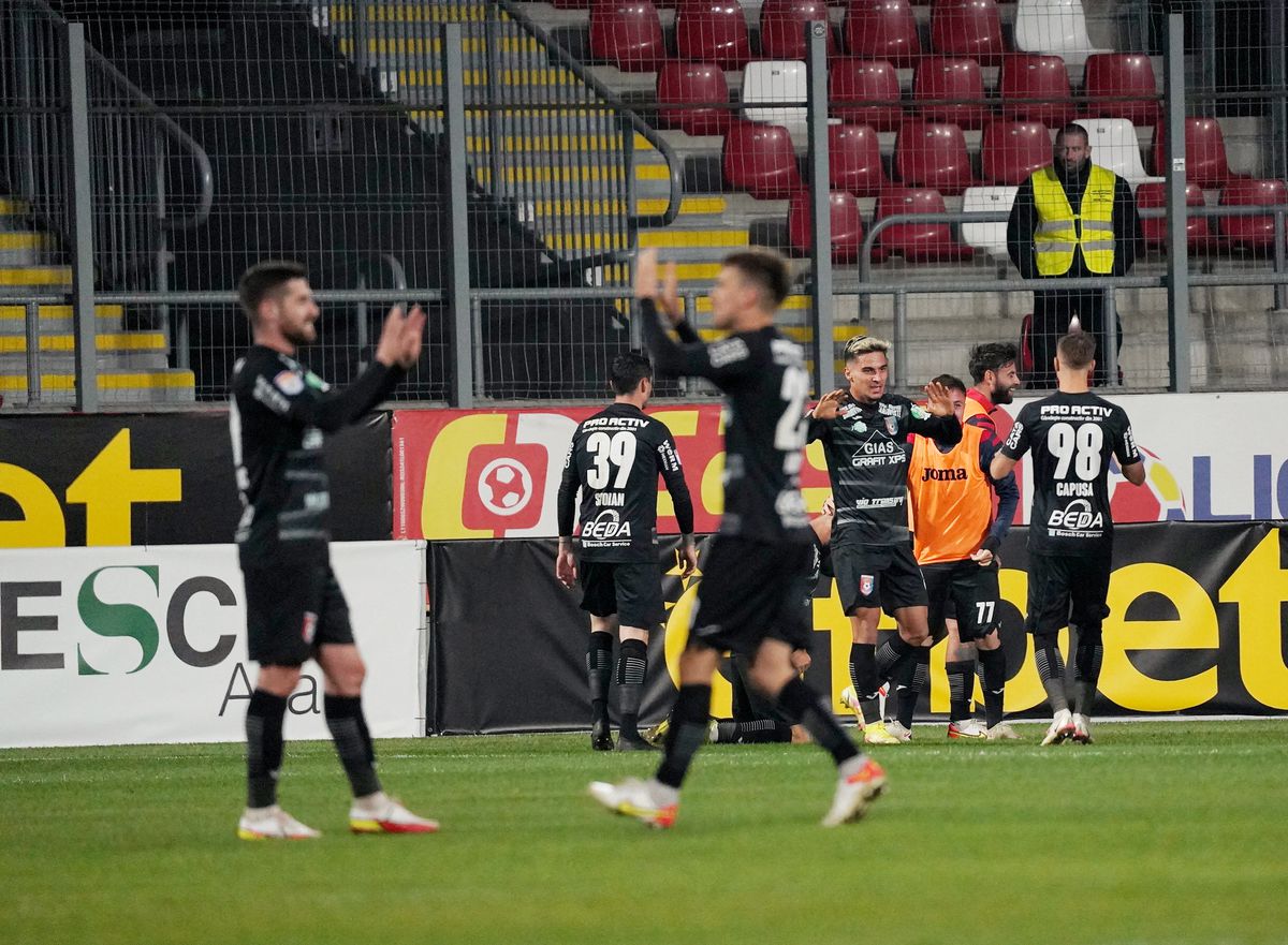 UTA - Chindia Târgoviște 0-2. Unii cu ocaziile, alții cu golurile » Chindia dă lovitura la Arad, într-un meci dominat copios de arădeni