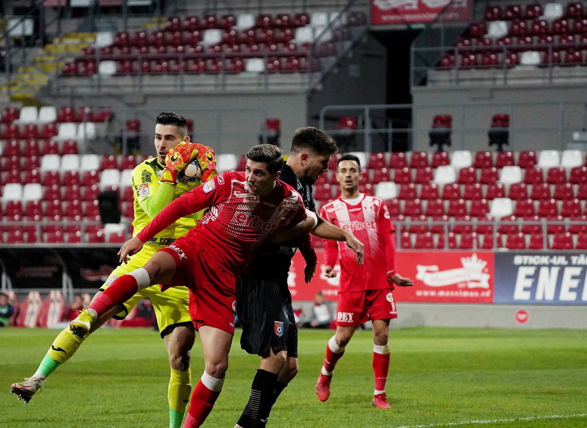 Declarația zilei în Liga 1: „Băiatul meu de 14 ani dădea gol din acele poziții”