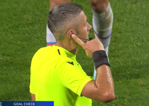 Brigada lui Radu Petrescu, salvată de VAR în Viktoria Plzen - Barcelona » Intervenție decisivă la gol