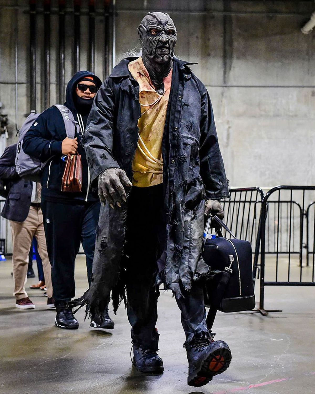 Cele mai spectaculoase „deghizări” de Halloween » The Rock s-a transformat în Beckham, show total în NFL + Mike Tyson „înțeapă” ca o albină