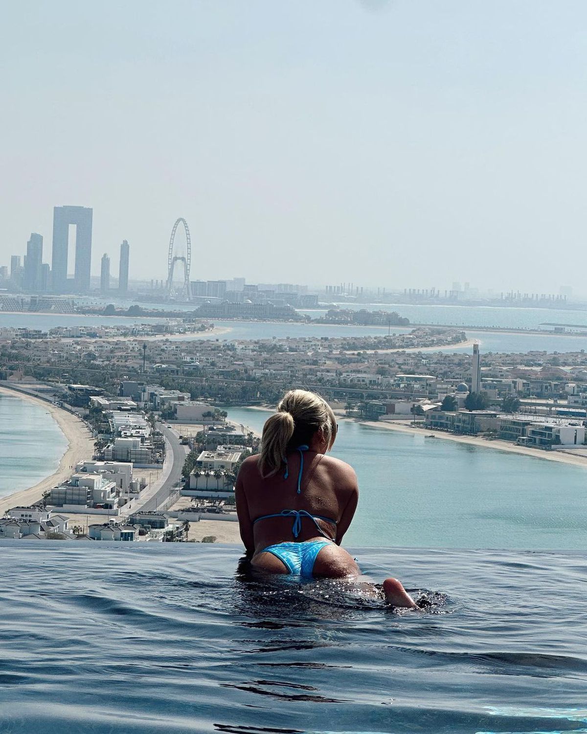 Jermain Defoe se iubește cu două femei în același timp » Fostul fotbalist englez nu mai are nicio reținere