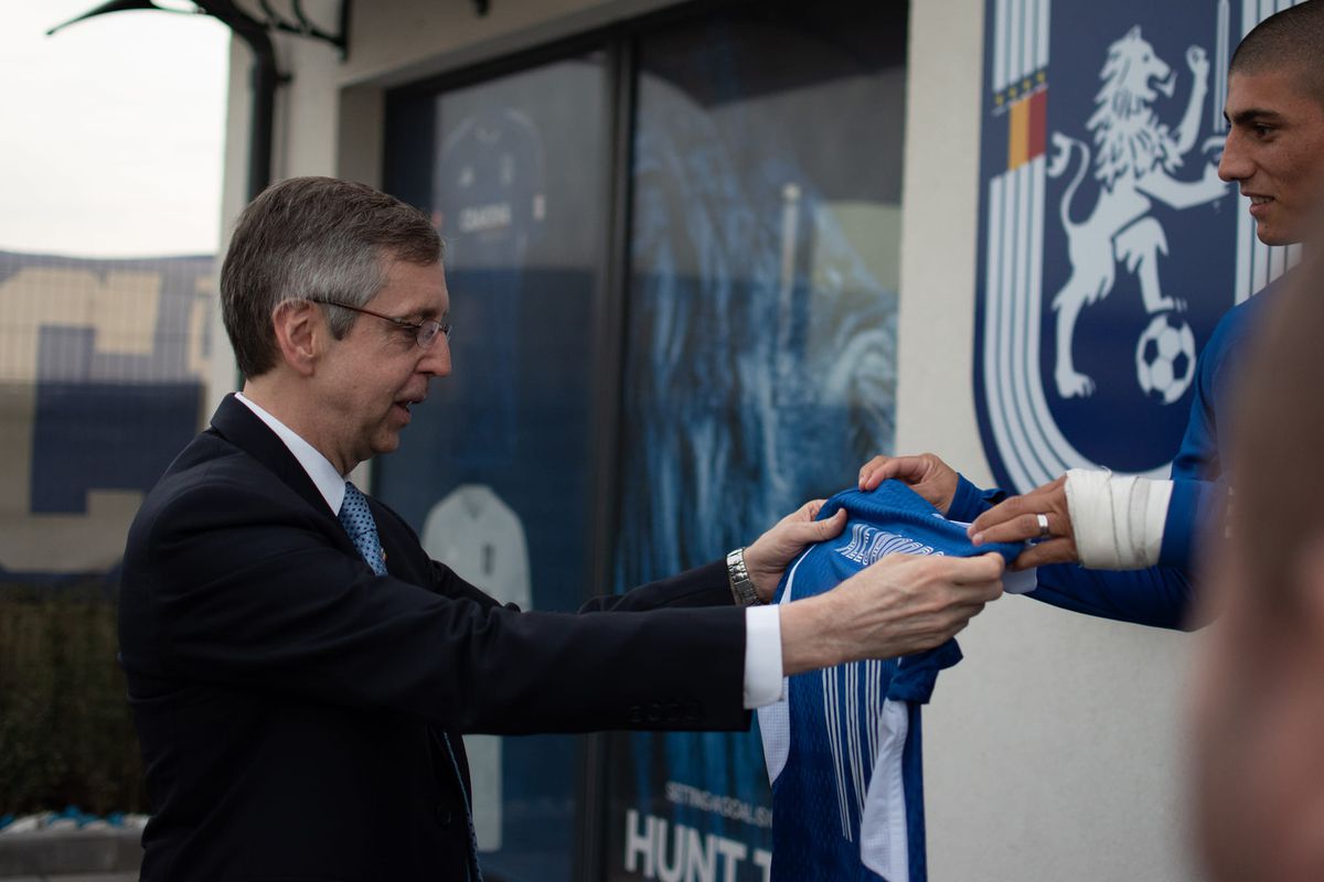 Ambasadorul Argentinei în România, Carlos Alejandro Poffo, a avizat baza de pregătire a celor de la FCU Craiova