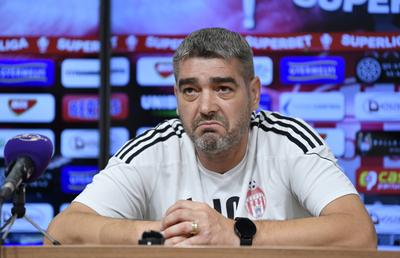Dezvăluiri din interior: „Unii dintre jucători îl lucrează pe Ciobi!” » Ce se întâmplă la Sepsi