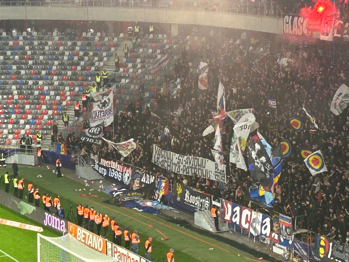 Război în bannere la derby-ul CSA Steaua - Rapid » „Tzancă Ungureanu” vs „Crescuți tot lângă palat”