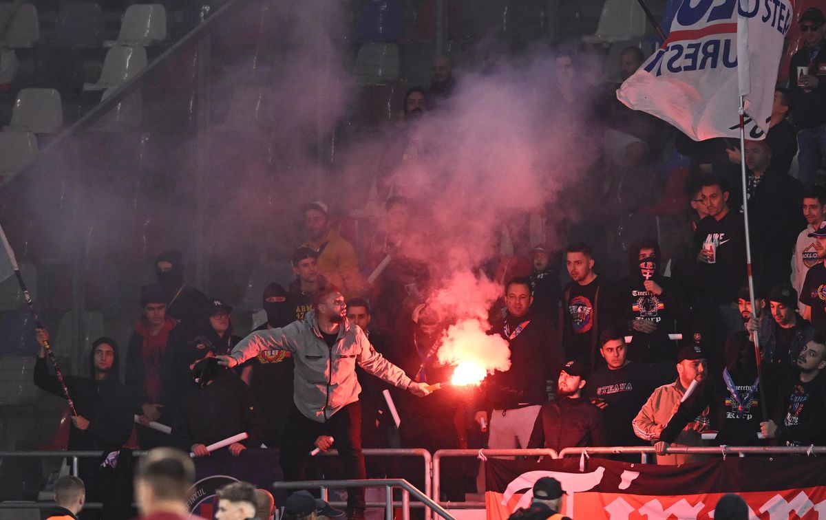 Nu le-a păsat că au fost deconspirați » Peluza Sud a afișat o scenografie acidă la adresa rivalei FCSB: „Soarta nu iartă trădătorii”