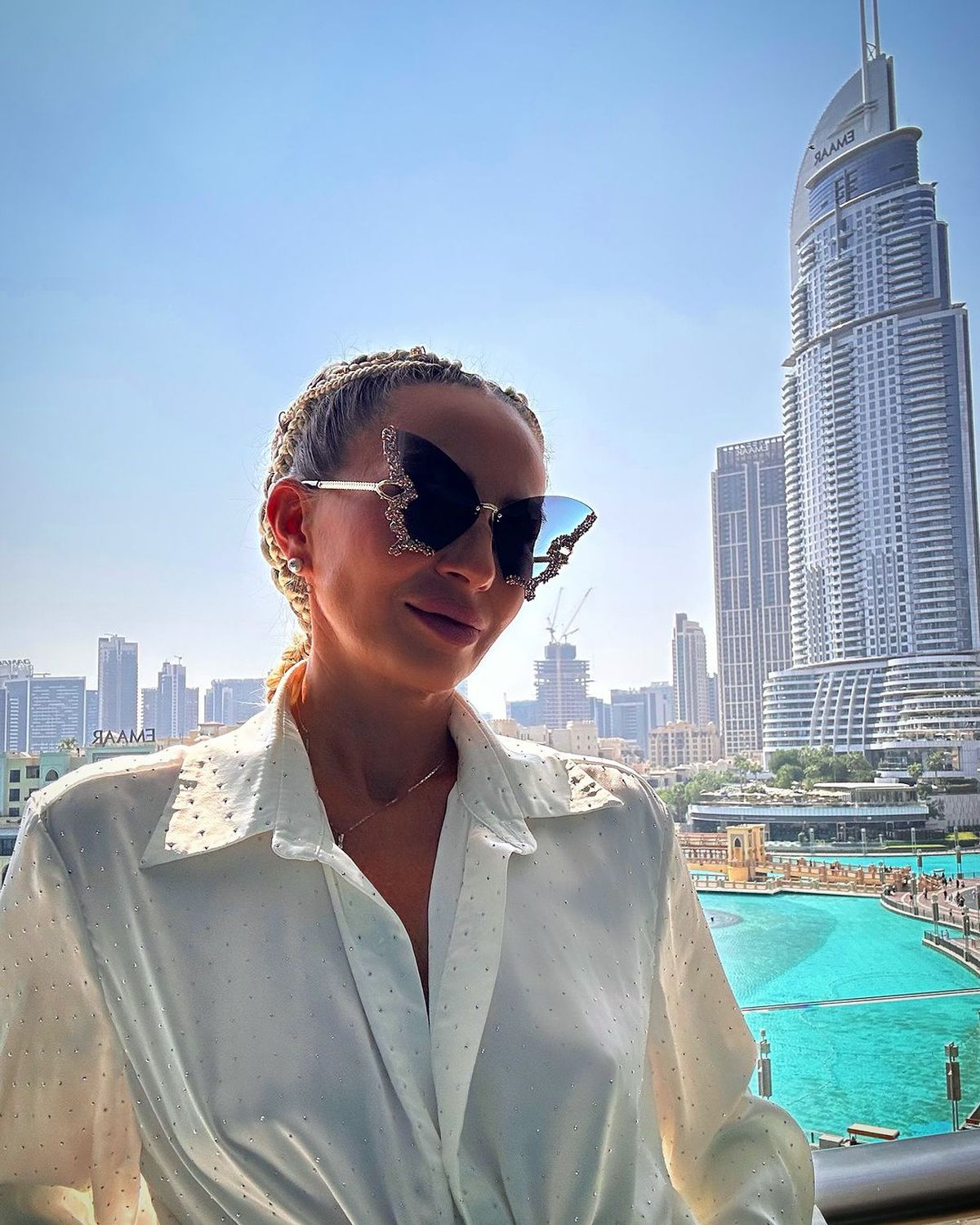 Crina Abrudan în costum de baie! Cum a apărut la o piscină de lux din Dubai