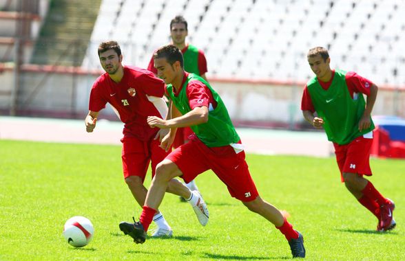 „Aduceam 100-200 de jucători” » Au câștigat trofee cu Dinamo și s-au autopropus la club » Ce răspuns au primit: „M-ai atacat puțin și s-ar putea să-mi dau drumul la gură. Nu pot să-mi bat joc de copiii mei!”