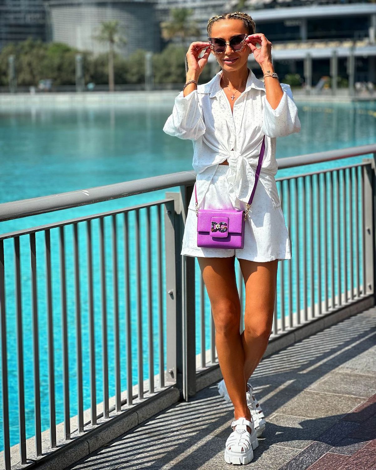 Soția unui component al Generației de Aur face furori în costum de baie » Cum a apărut la o piscină din Dubai